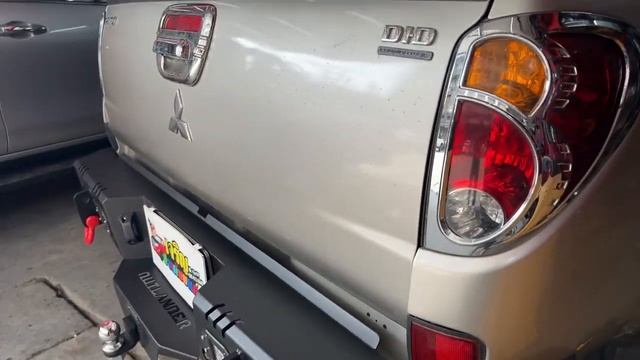 ? [LIVE] รีวิวกันชนท้าย OUTLANDER รุ่น R-1 MITSUBISHI TRITON 2005-2014 смотреть онлайн