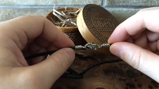 Шнур с серебряными концевиками Сокол. смотреть онлайн