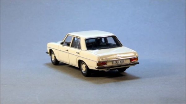 Mercedes-Benz 220D (W115) AUTOart 1/43 model