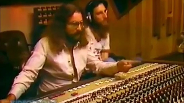 Bee Gees - You Should Be Dancing. Video1977. смотреть онлайн