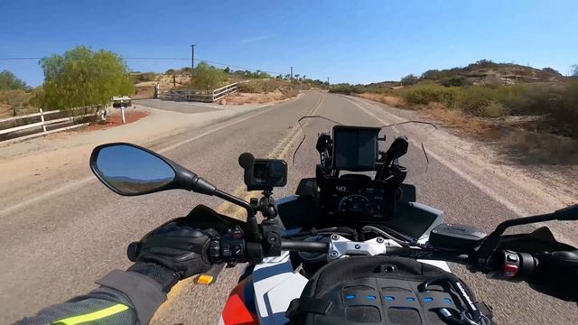 2022 BMW S1000XR Review | Sport Bike for the Real World смотреть онлайн