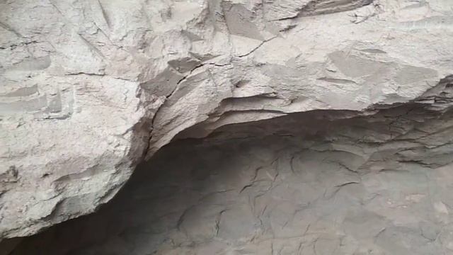 Зеленоватая глина .Серая глина