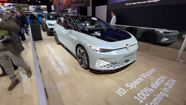 All NEW Volkswagen ID. Space Vizzion - EV FIRST LOOK Exterior (Auto Expo Brussels) смотреть онлайн