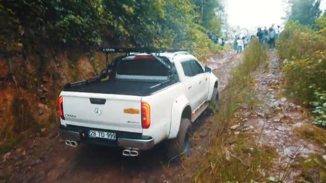 The Best? ?Mitsubishi L200 VS Mercedes X-CLASS