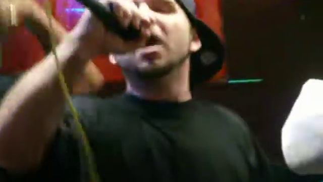 AKG LIVE AT THE PEG...END OF "THEY PLAYIN" смотреть онлайн
