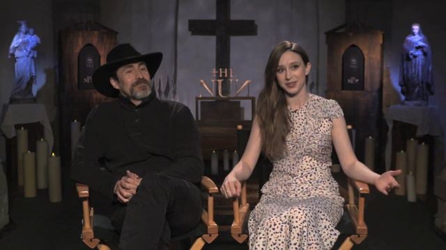 The Nun Demian Bichir & Taissa Farmiga Interview смотреть онлайн