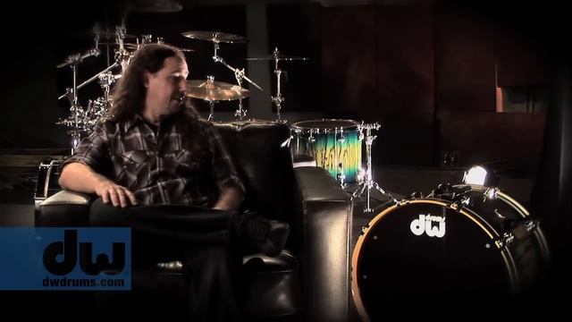 Derek Roddy Plays DW Collector's Series Drums смотреть онлайн