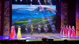 Танец Нохчийн Хелхар ! Чеченский танец в исполнении ансамбля танца г Грозный «Заманхо» Ренат и Хеда