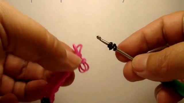 Прикольный способ плести игрушку из резинок "Змейка", видео урок смотреть онлайн