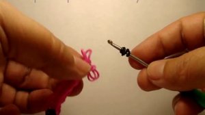 Прикольный способ плести игрушку из резинок "Змейка", видео урок