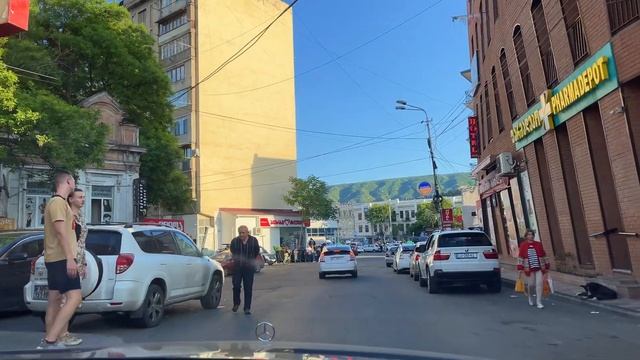 [4К] НА МАШИНЕ ПО ТБИЛИСИ. ??АВЛАБАРИ, ПР. РУСТАВЕЛИ, УЛ.КОСТАВА, ПЛ.СААКАДЗЕ и др. КОНЕЦ МАЯ 2022 смотреть онлайн