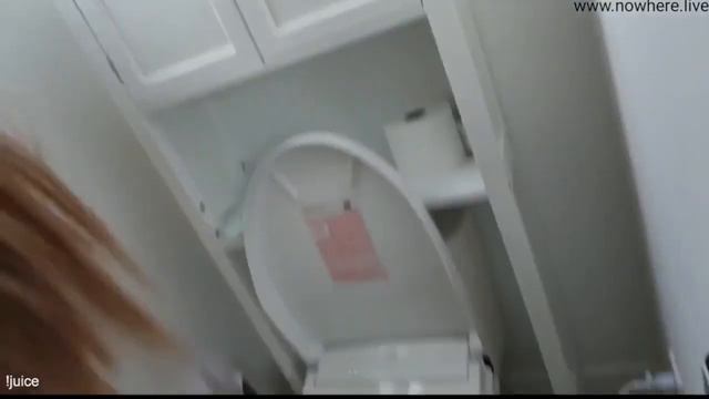 МИРА ПОШЛА В ТУАЛЕТ НА СТРИМЕ смотреть онлайн