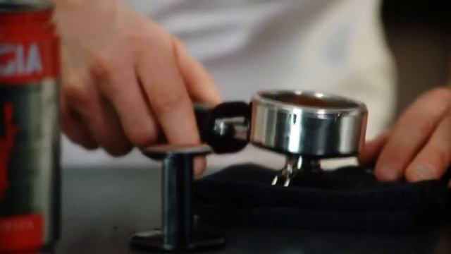 How to make a good espresso with your Gaggia Coffee machine смотреть онлайн