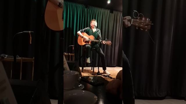 Рождественская акустика 2023. Макс ИвАнов. Драконы смотреть онлайн