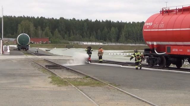 тренировка пожарного поезда к показному выступлению смотреть онлайн