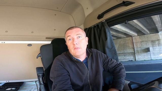 МЕРСЕДЕС ПРОДОЛЖАЕТ ЧУДИТЬ!#автошкола_дальнобоя#mersedes смотреть онлайн