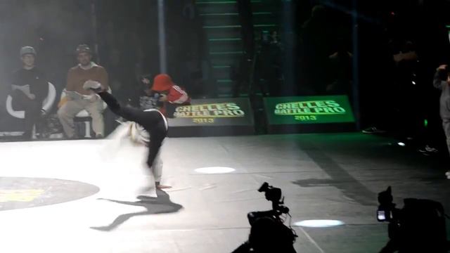 6-летняя девочка рвет танцпол смотреть онлайн