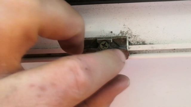 Ручка окна закрывается не полностью, что делать? Регулировка оконной фурнитуры ROTO GR865 MV смотреть онлайн