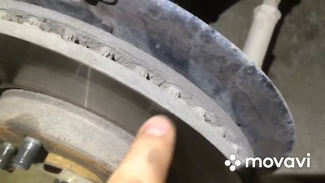 Скрип, скрежет, визг при торможении, в чем причина? Ответ в ролике