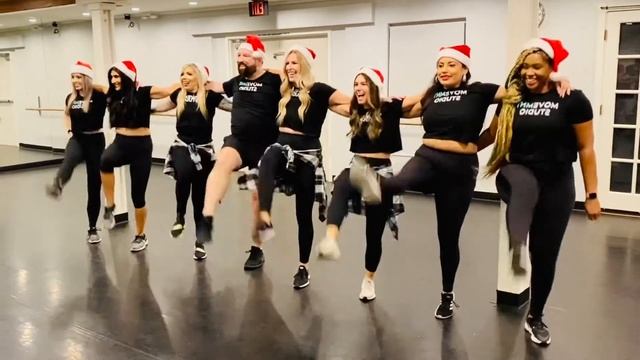 Mean Girls - Jingle Bell Rock - Dance Fitness - Movemnt Studio смотреть онлайн