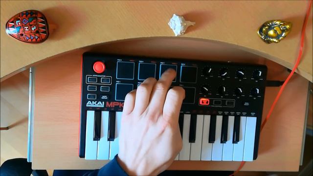 Livelooping: Super Mario Land 2 Groove. w/ Akai MPK mini смотреть онлайн