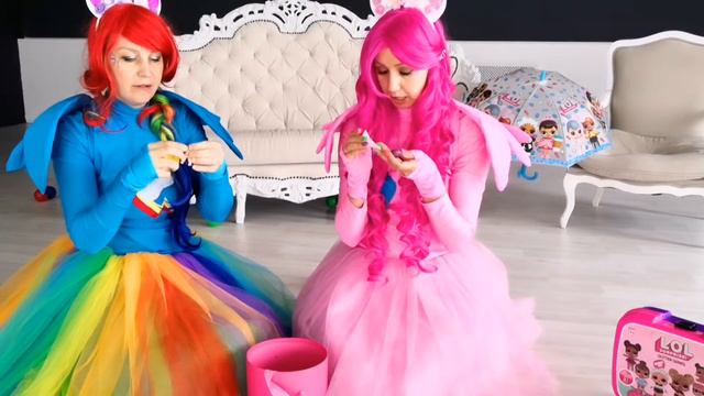 #PinkiePie, #Rainbowdash, #единорожки  Единорожки Пинки Пай и Радуга Дэш. Превращение шариков в ЛОЛ
