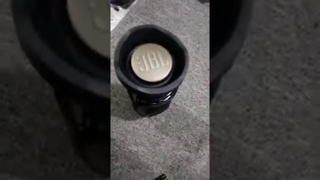 JBL CHARGE 4 DICUCI BAGIAN LUARNYA, TERNYATA SPEAKERNYA KECIL TAPI SUARANYA MENGELEGAR смотреть онлайн