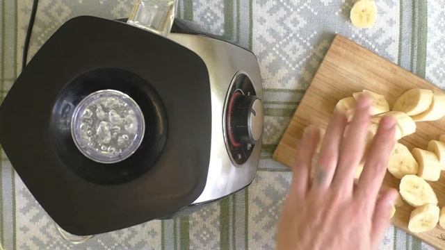 БЕЗ МОРОЖЕНОГО! МОЙ РЕЦЕПТ МОЛОЧНОГО КОКТЕЙЛЯ С БАНАНОМ! смотреть онлайн