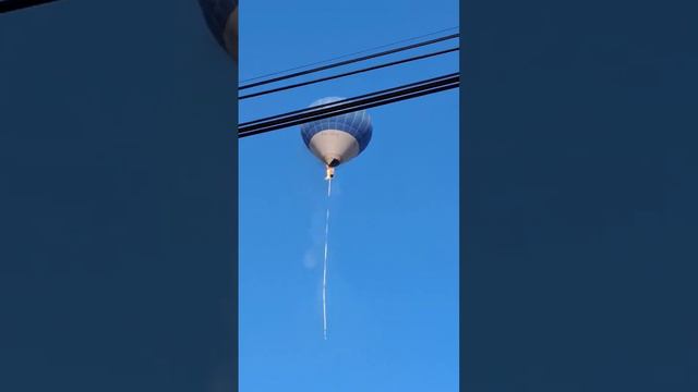🔥В Мехико два человека сгорели заживо на парящем воздушном шаре. смотреть онлайн