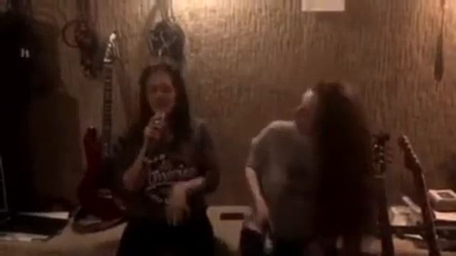 MilanaMusicOfficial-На сиреневой луне(cover live) смотреть онлайн
