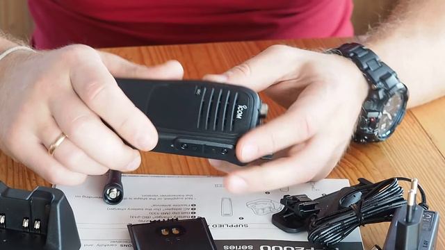 Портативная радиостанция Icom IC-F1000