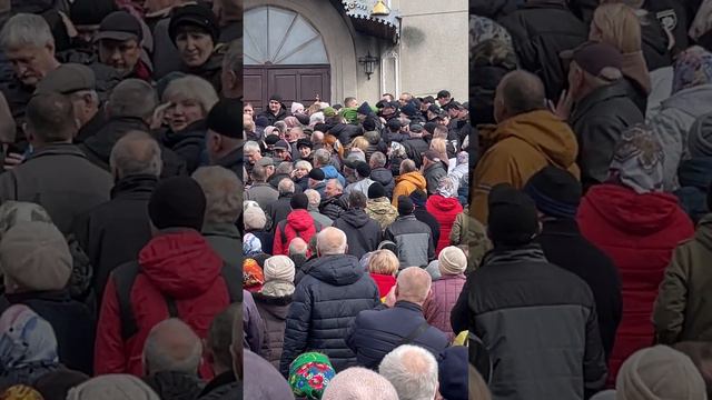 У Шепетівці з сутичками відбувся перехід Свято-Михайлівського собору до ПЦУ смотреть онлайн