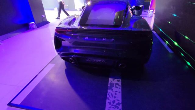 Lotus Emira walkaround + interior смотреть онлайн