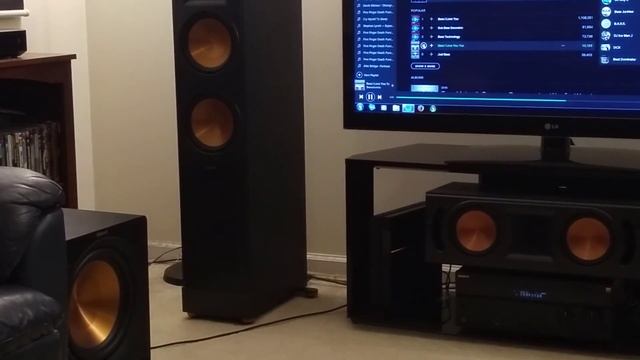 Bass I love you Klipsch speaker dance смотреть онлайн