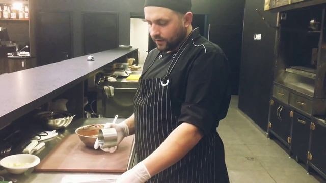 СМОТРЕТЬ ВСЕМ !Рецепт французского десерта "Шоколадный фондан" смотреть онлайн