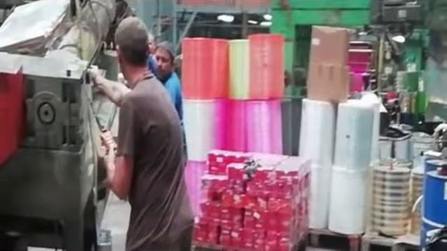 Такелажники, погрузка, разгрузка, перевозка, подъем оборудования в стенной проем смотреть онлайн