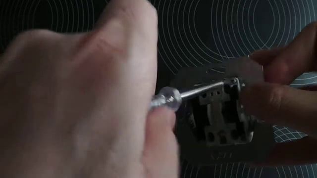 Выключатель двойной с подсветкой GUSI Electric серия CITY + рамка, бежевый, винтовой монтаж смотреть онлайн