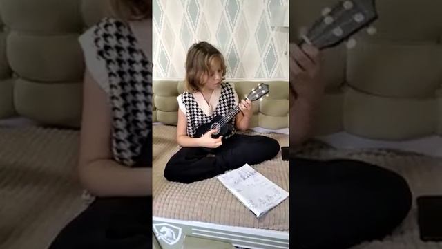 Дуэт укулеле + гитара.Сагрерас Этюд Dm смотреть онлайн