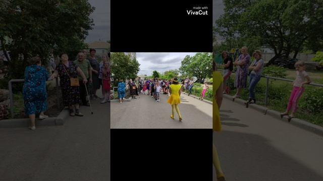 Живет на веселой планете, народ веселый - дети! смотреть онлайн