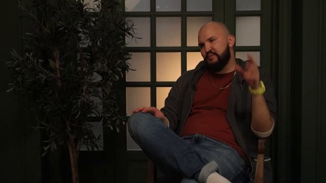 Зачем барбер бреет воздушные шарики? Вся правда о работе мужского парикмахера смотреть онлайн