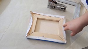 УЖЕ ГОД ТАК ДЕЛАЮ! БЫСТРО и ПРОСТО! КАК натянуть нарисованную картину на ПОДРАМНИК. Для НАЧИНАЮЩИХ