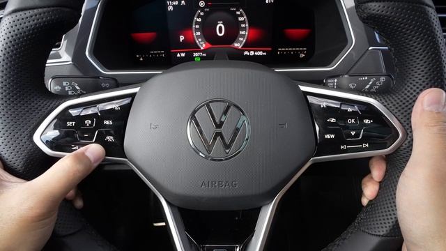 The VW Tiguan SE-R Line Black Is A Great Compact SUV With Some Awkward Parts смотреть онлайн