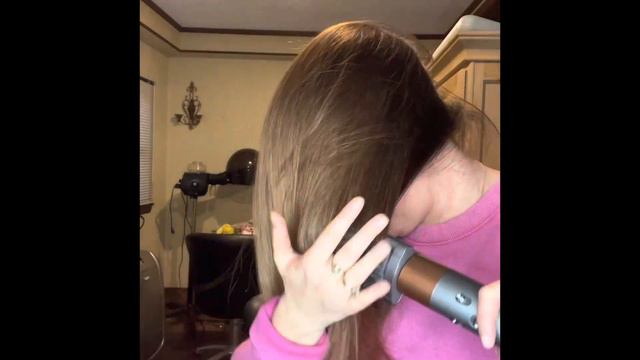 Dyson Airwrap Tutorial from a stylist’s prospective! Easy to use! Maximum Volume! смотреть онлайн