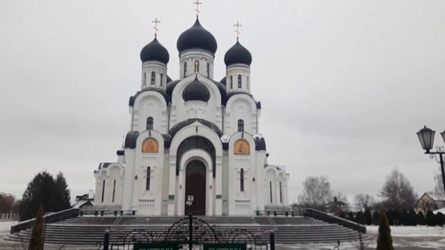 Пинск, Свято - Феодоровский собор, церковь Петра и Февроньи, и просто новый район с пирамидками смотреть онлайн