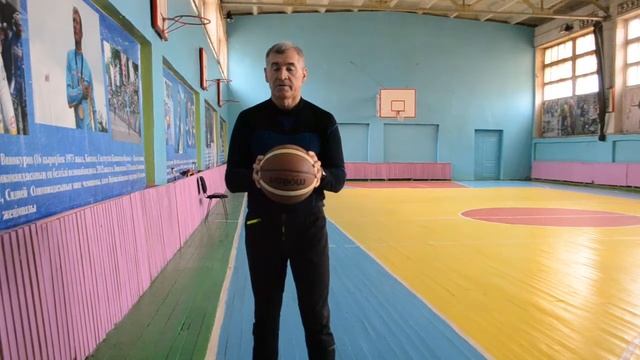Баскетбол. Бросок двумя руками от груди смотреть онлайн
