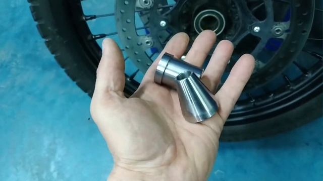 Шиномонтаж и балансировка колес BMW F800GS смотреть онлайн