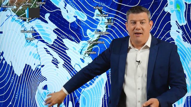 More windy westerlies with more Southern Ocean storms (04/12/20) смотреть онлайн