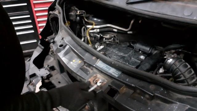 How to Adjust the bonnet catch on a TVP Trafic Vivaro Primastar смотреть онлайн