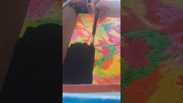Нанесение гуаши на основу из масляной пастели смотреть онлайн