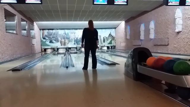 Катя в боулинге.mp4 смотреть онлайн